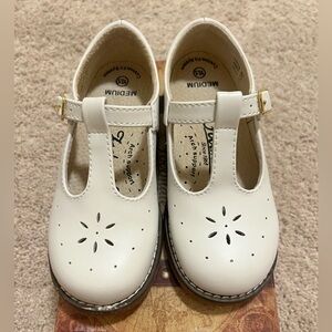 FootMates, Sherry T-Strap Dress Shoe, Size 10.5, White